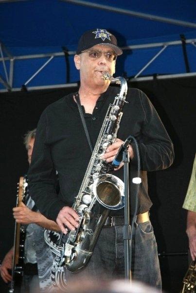 Skip Mesquite playing a benefit in 2009 for the slain Oakland police officers